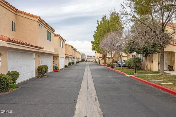 $344,900 | 43429 30th Street West, Unit 2, Lancaster, CA 93536