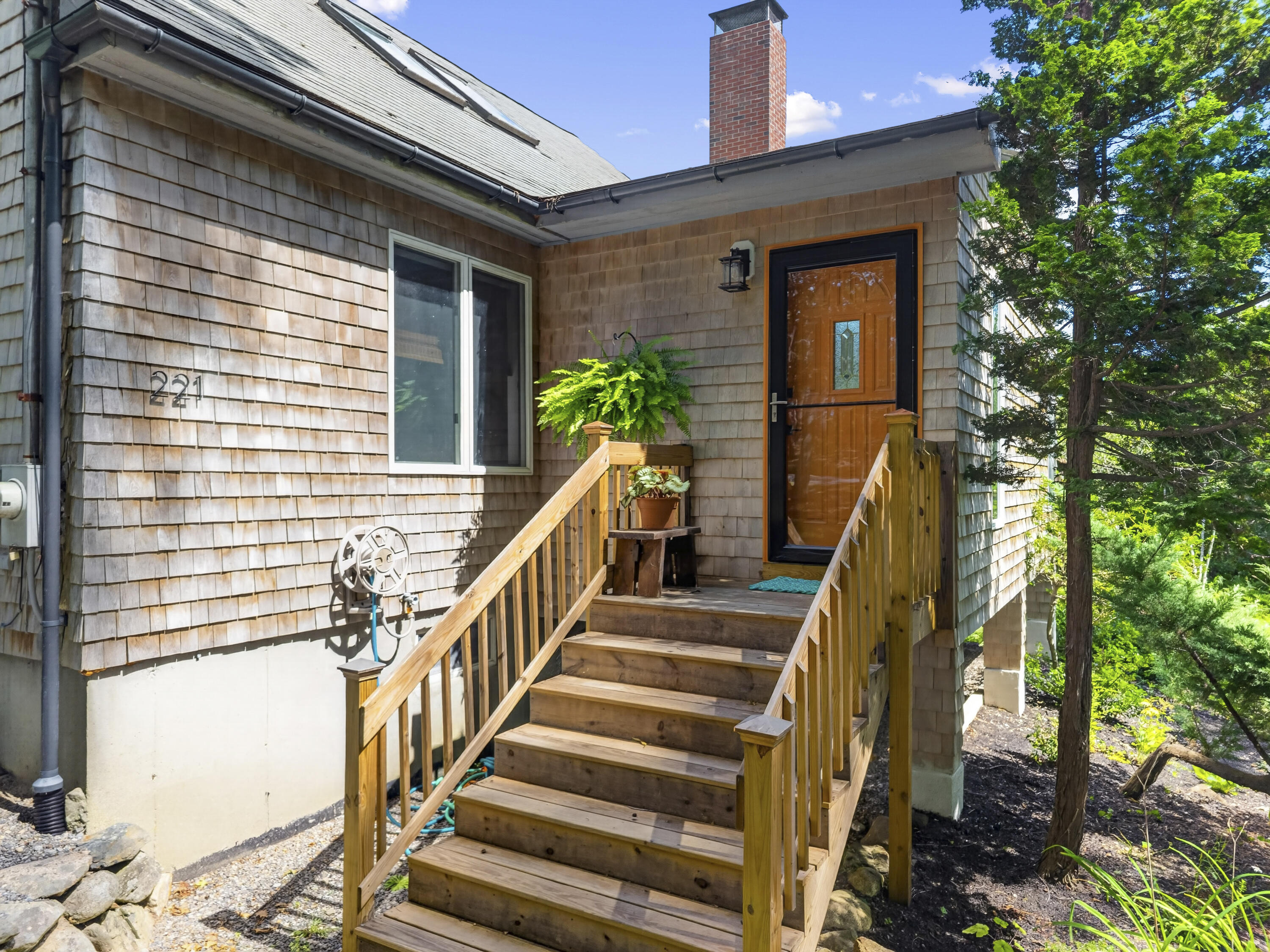 221 Shore Road York, ME 03902 - Photo 7 of 75 221 Shore Rd_0106
