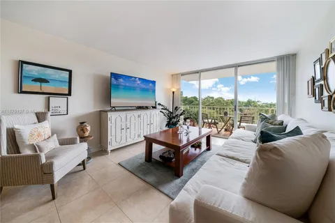 $259,000 | 13120 Southwest 92nd Avenue, Unit B419, Miami, FL 33176