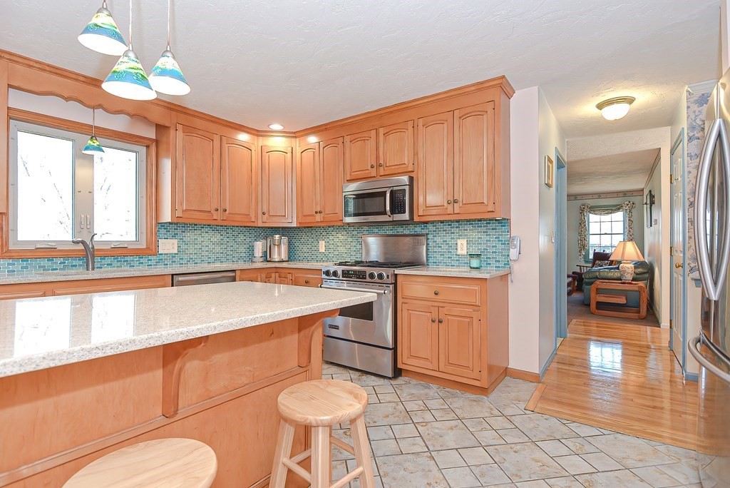 45 Jefferson Road Franklin, MA 02038 - Photo 8 of 42 Gallery Image 8