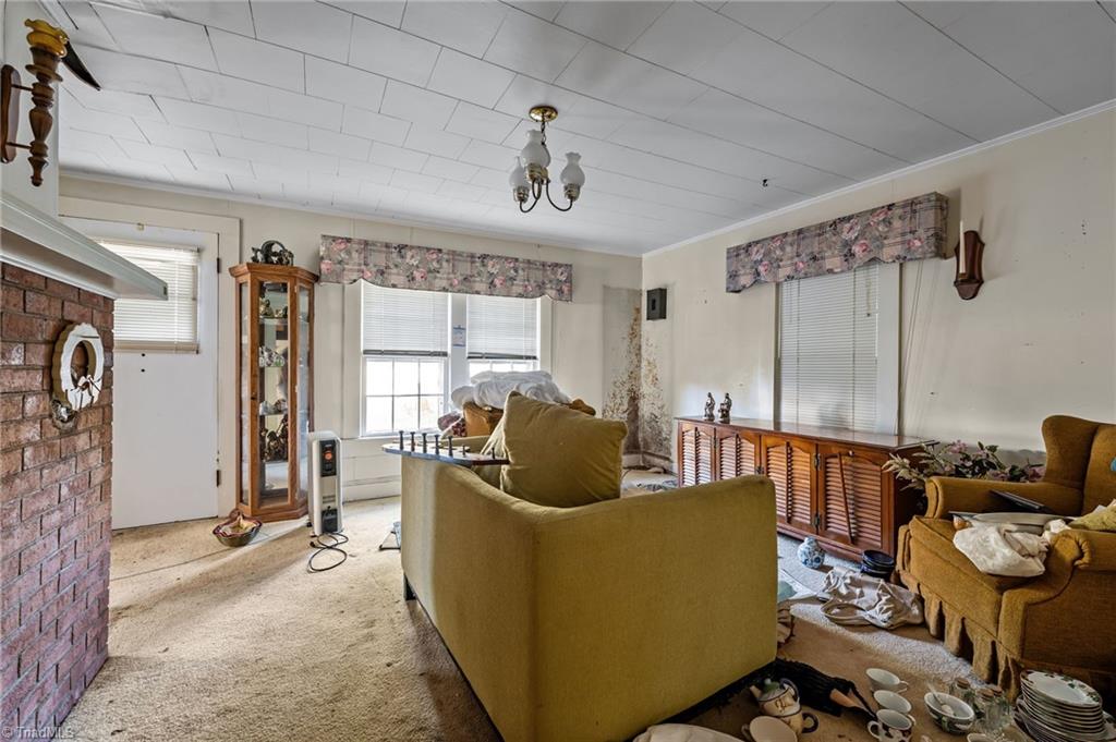 7530 Adler Road Summerfield, NC 27358 - Photo 7 of 31 Front Room / Living Room
