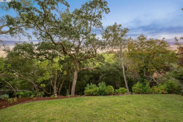 $2,695,000 | 11 Crane Court, Orinda, CA 94563