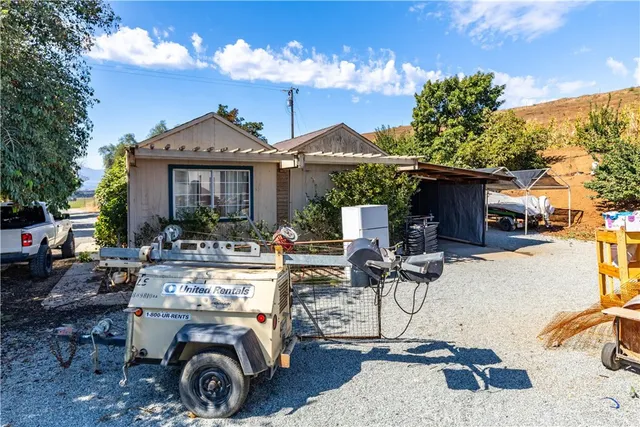 $6,300,000 | 35095 Metz Road, Soledad, CA 93960