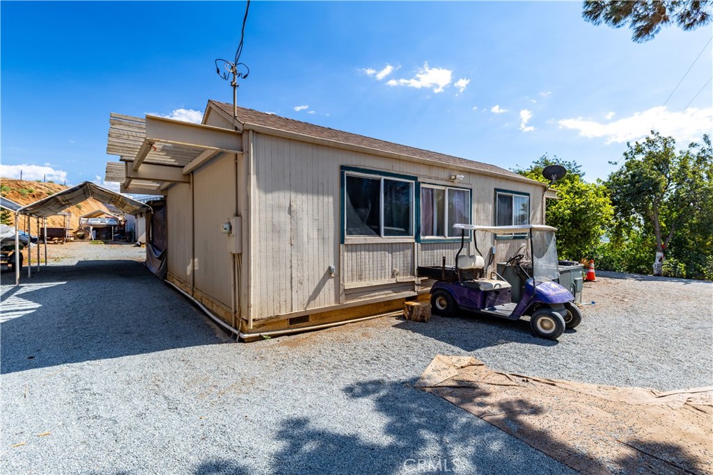 35095 Metz Road Soledad, CA 93960 - Photo 19 of 40 a car parked in front of house
