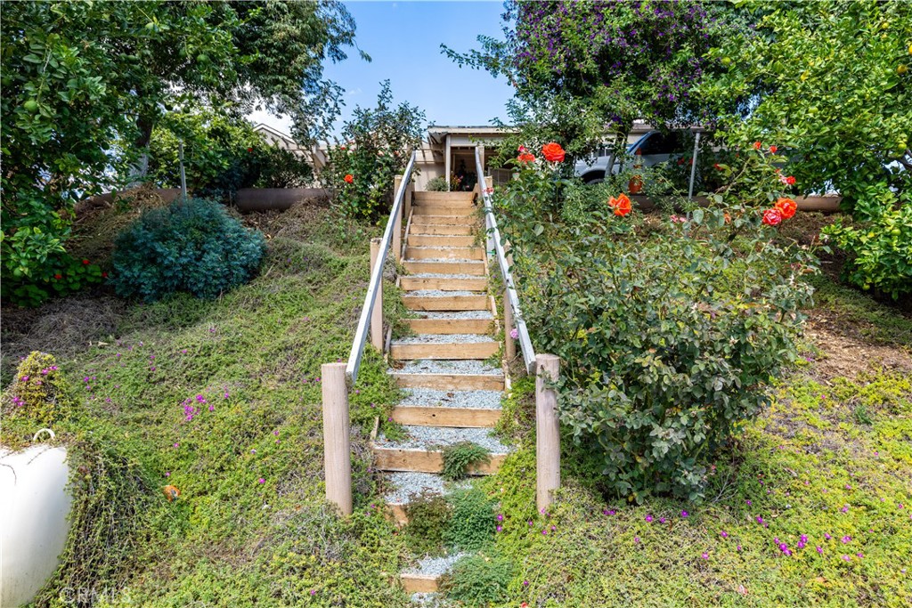 35095 Metz Road Soledad, CA 93960 - Photo 27 of 40 a front view of a house with a yard and fountain
