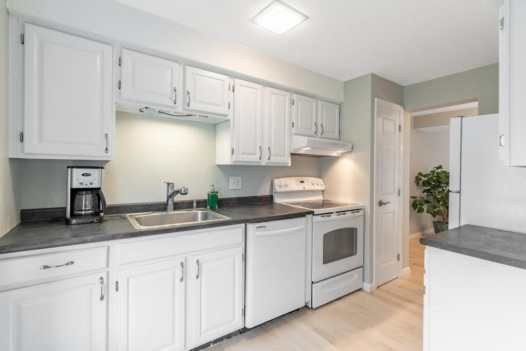 1202 Sheffield Way, Unit 1202 Saugus, MA 01906 - Photo 4 of 27