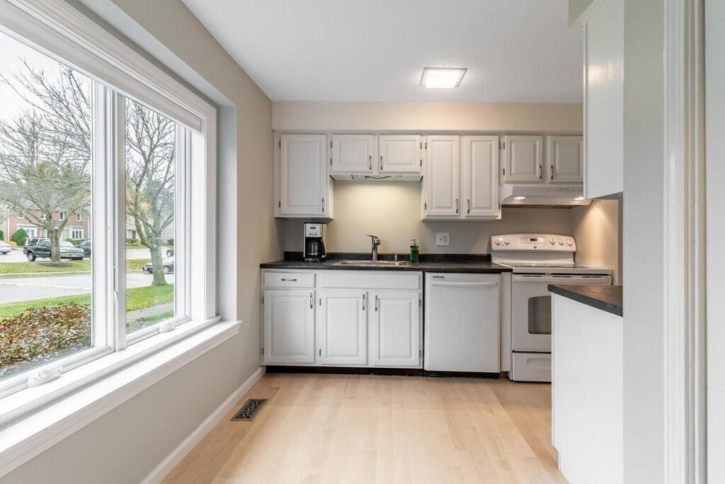 1202 Sheffield Way, Unit 1202 Saugus, MA 01906 - Photo 5 of 27
