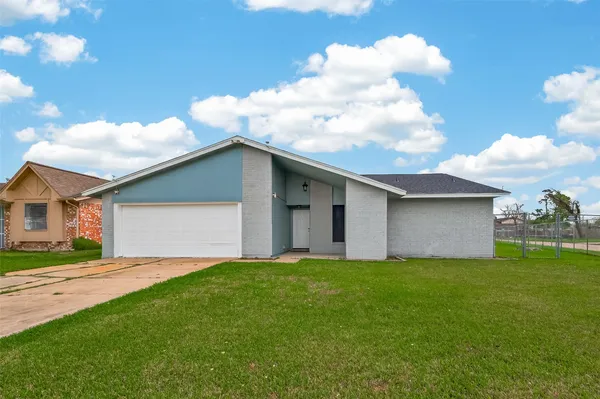 $265,000 | 635 Coolwood Drive, Houston, TX 77013