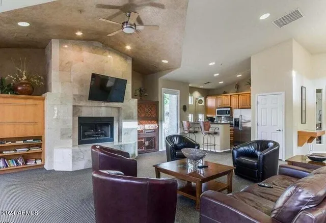$1,325 | 11375 East Sahuaro Drive, Unit 2111, Scottsdale, AZ 85259