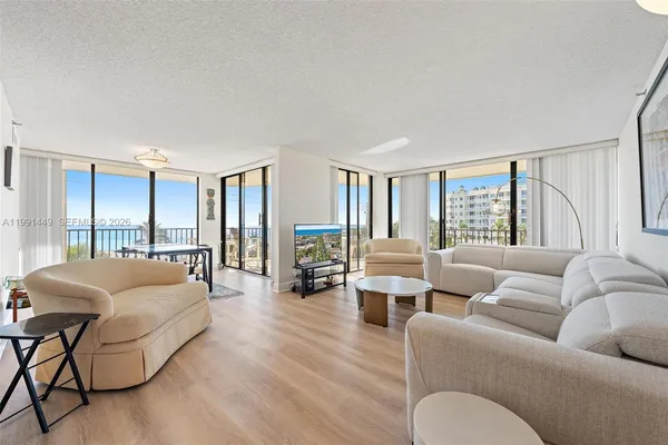 $5,000 | 1300 Florida A1A, Unit 402, Jupiter, FL 33477
