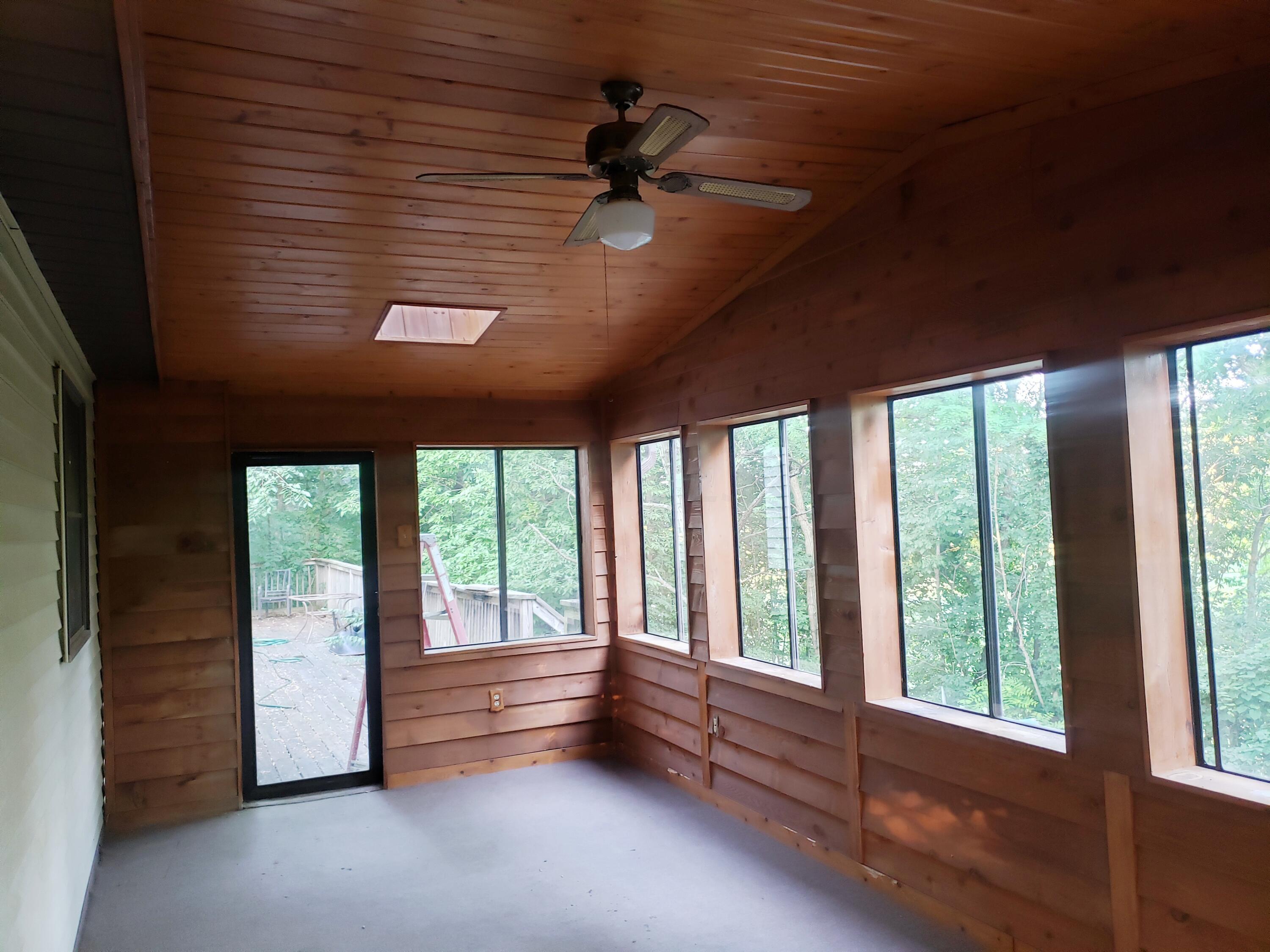 3071 Van Fossen Road Utica, OH 43080 - Photo 15 of 53 3 Season Room