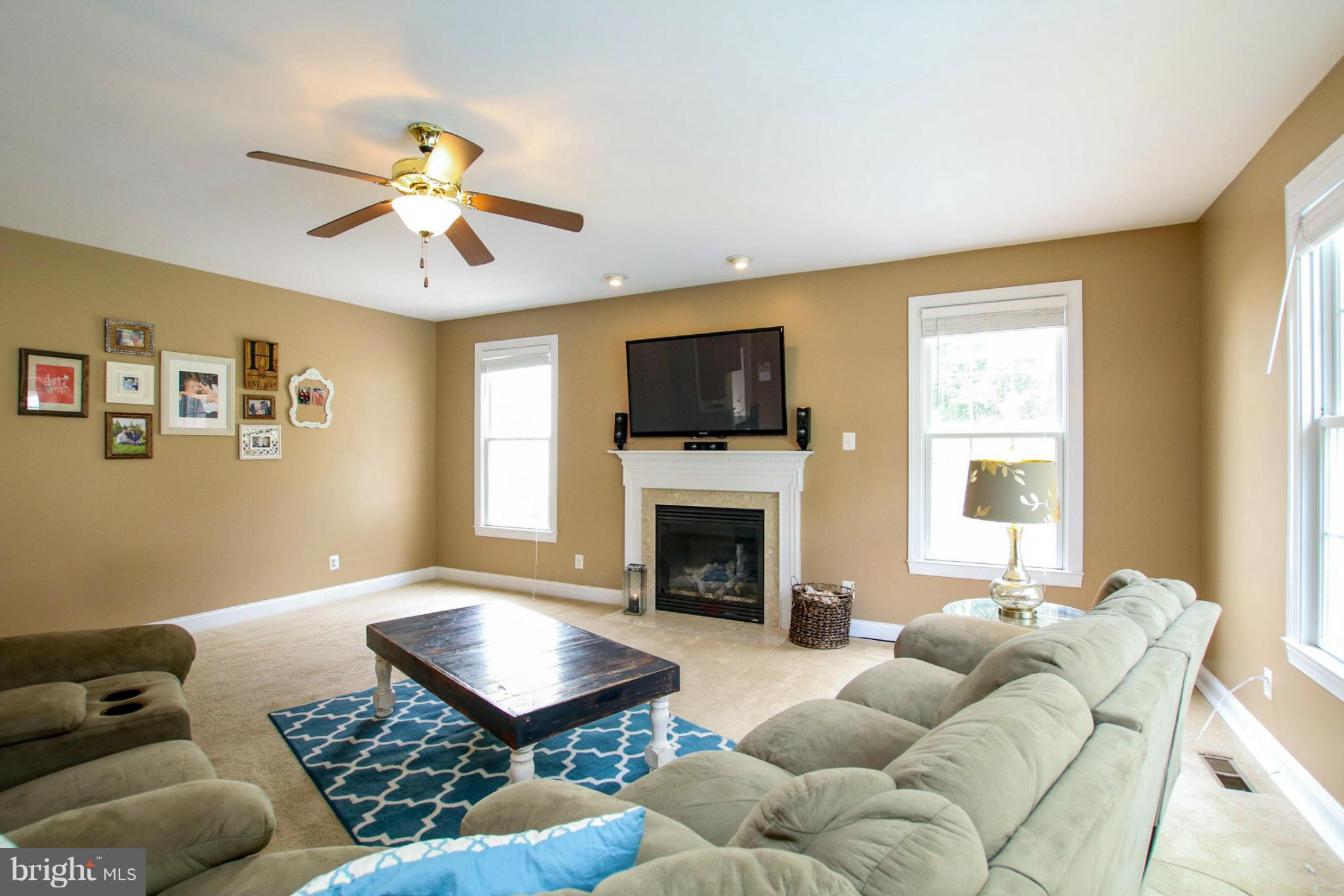1586 Colony Road Pasadena, MD 21122 - Photo 11 of 30 Family Room