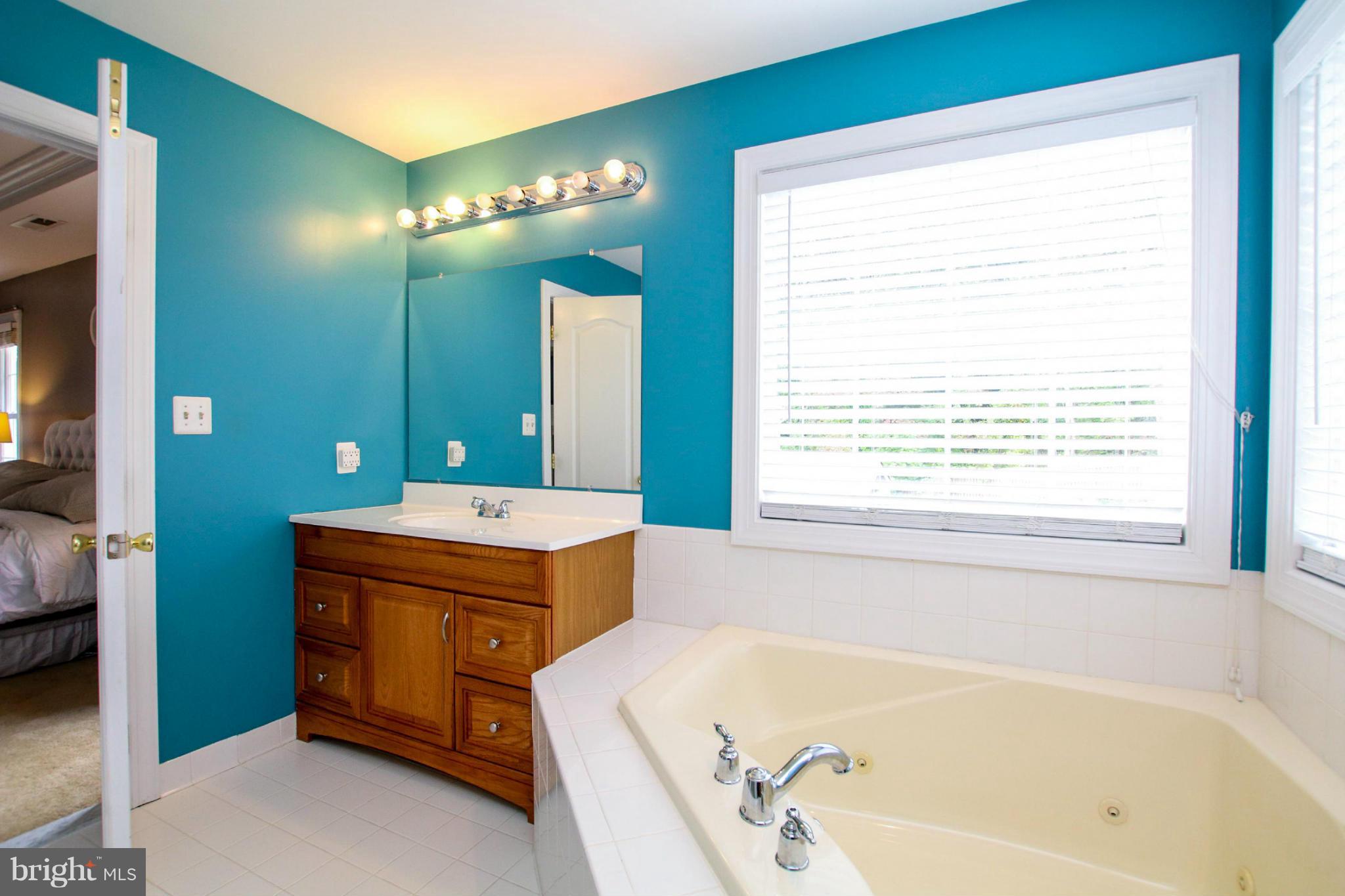 1586 Colony Road Pasadena, MD 21122 - Photo 17 of 30 Bath (Master)