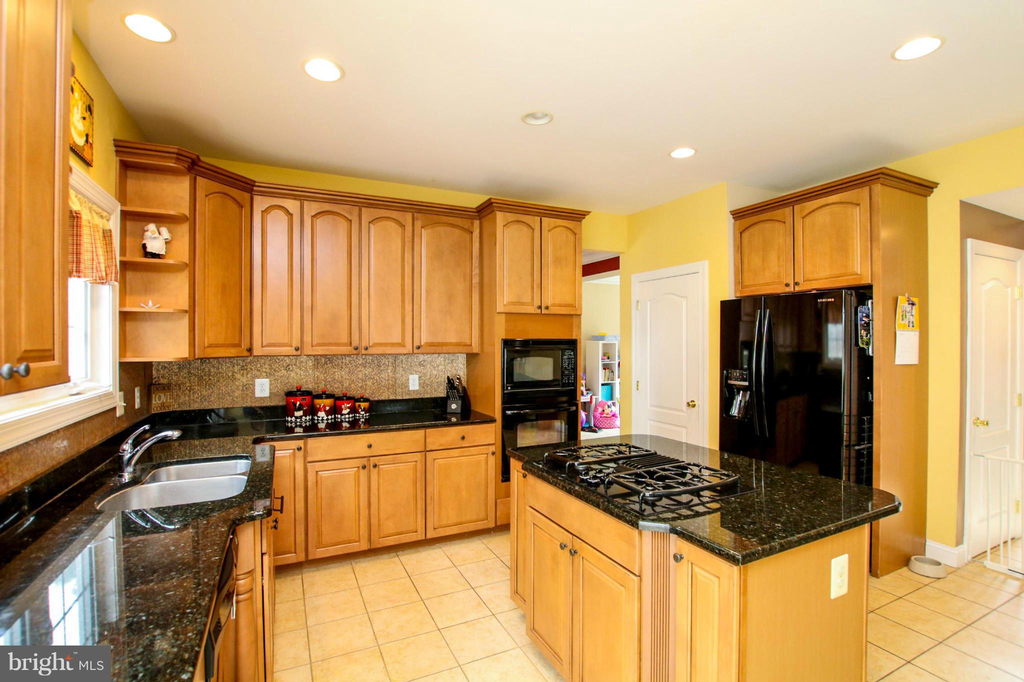 1586 Colony Road Pasadena, MD 21122 - Photo 8 of 30 Kitchen