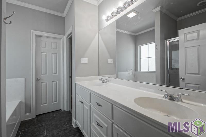 7818 Gothic Drive Baton Rouge, LA 70817 - Photo 14 of 25 Master Bath