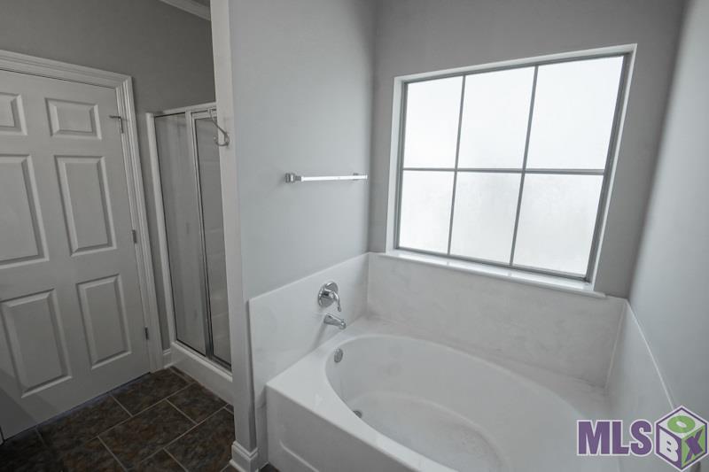 7818 Gothic Drive Baton Rouge, LA 70817 - Photo 15 of 25 Master Bath