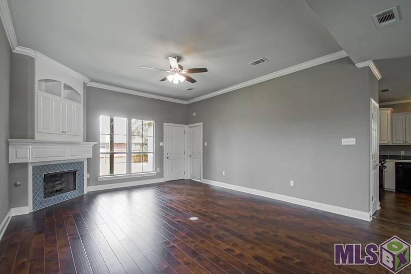 7818 Gothic Drive Baton Rouge, LA 70817 - Photo 5 of 25 Living Room