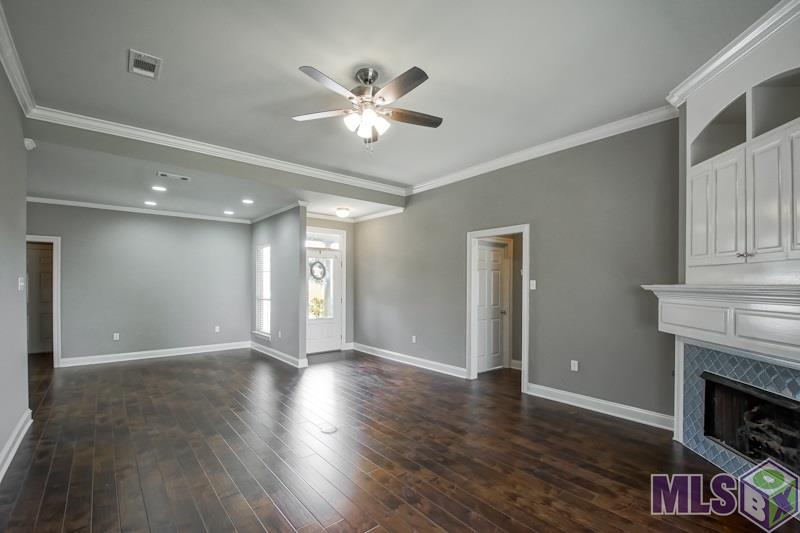 7818 Gothic Drive Baton Rouge, LA 70817 - Photo 6 of 25 Living Room