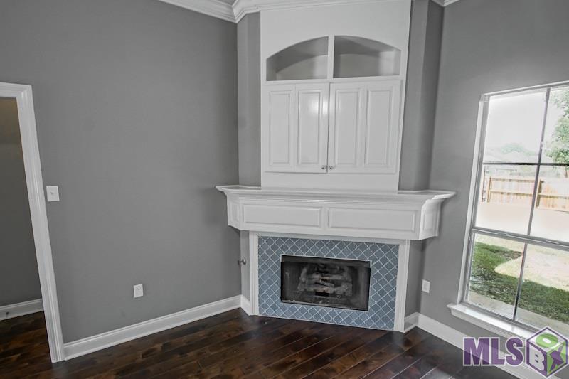 7818 Gothic Drive Baton Rouge, LA 70817 - Photo 7 of 25 Living Room