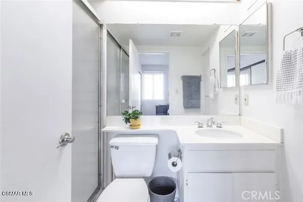 $2,700 | 21040 Parthenia Street, Unit 29, Canoga Park, CA 91304