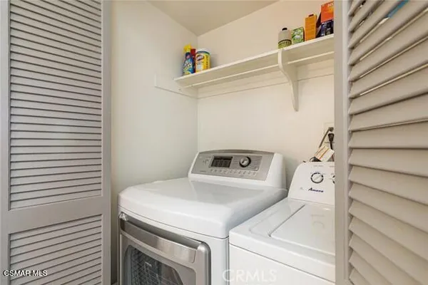$2,700 | 21040 Parthenia Street, Unit 29, Canoga Park, CA 91304