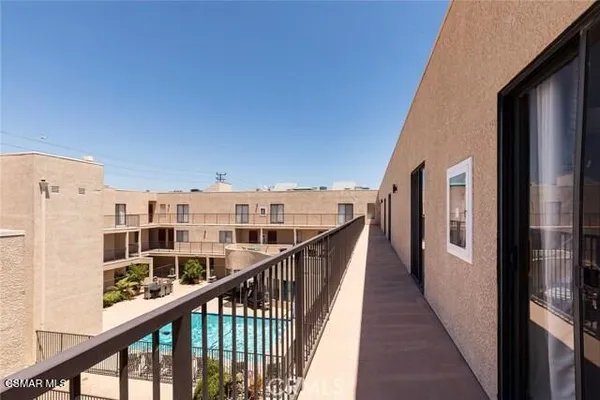 $2,700 | 21040 Parthenia Street, Unit 29, Canoga Park, CA 91304