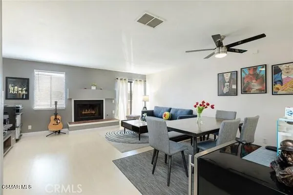 $2,700 | 21040 Parthenia Street, Unit 29, Canoga Park, CA 91304