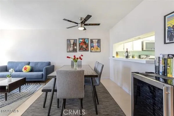 $2,700 | 21040 Parthenia Street, Unit 29, Canoga Park, CA 91304