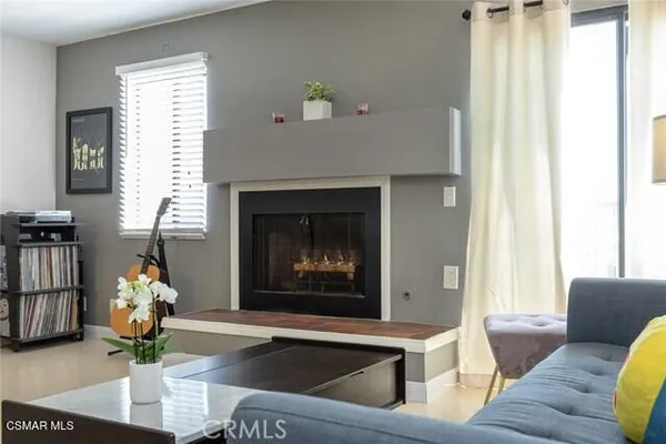 $2,700 | 21040 Parthenia Street, Unit 29, Canoga Park, CA 91304