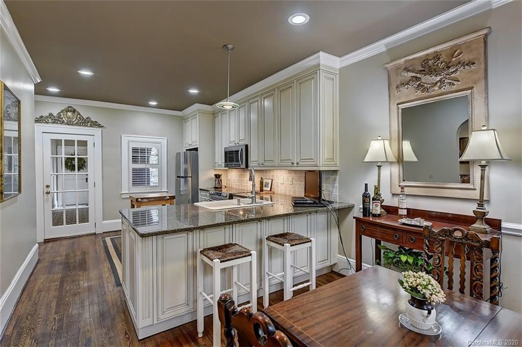 1139 Granville Road Charlotte, NC 28207 - Photo 2 of 14