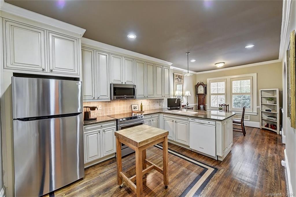 1139 Granville Road Charlotte, NC 28207 - Photo 3 of 14