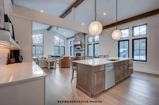 $1,200,000 | 21 Hidden Glade Drive, Bartlett, NH 03845