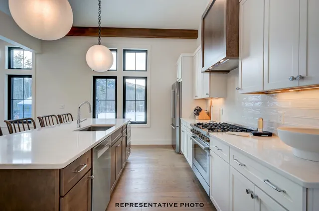 $1,200,000 | 21 Hidden Glade Drive, Bartlett, NH 03845