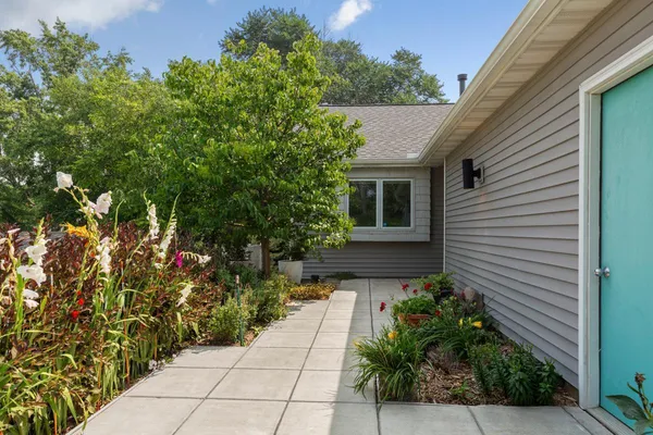 $374,900 | 1011 Poplar Street, Northfield, MN 55057
