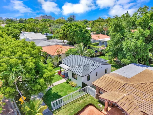 $998,000 | 2261 Southwest 26th Street, Miami, FL 33133