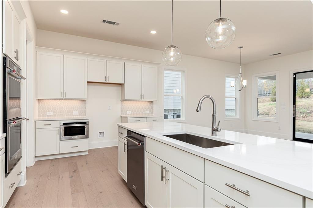 182 Mooney Road Woodstock, GA 30188 - Photo 9 of 26