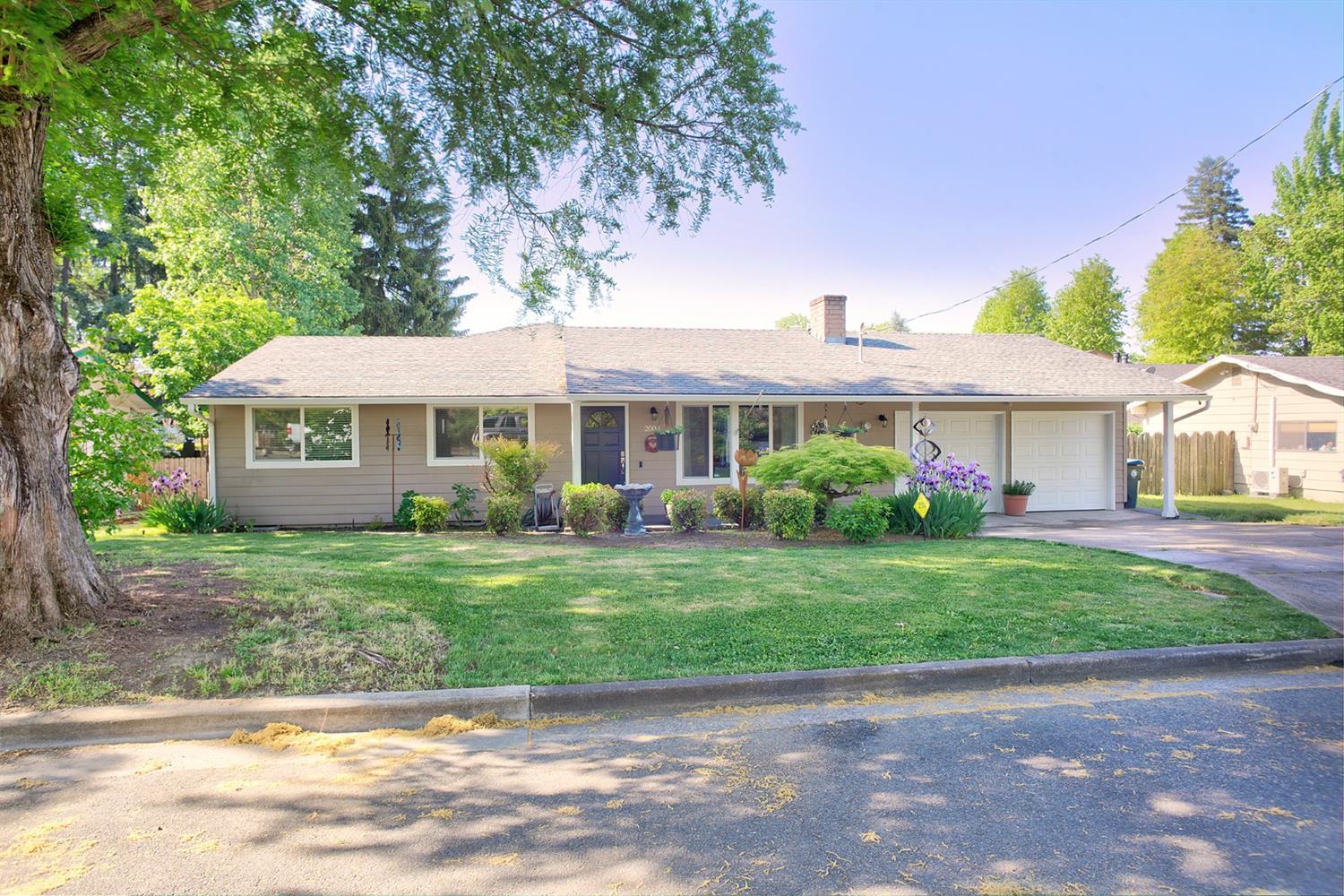 2000 Crestbrook Road Medford, OR 97504 - Photo 1 of 25 Primary Photo