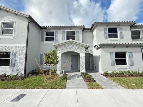 $2,400 | 234 Southeast 10th Court, Florida City, FL 33034