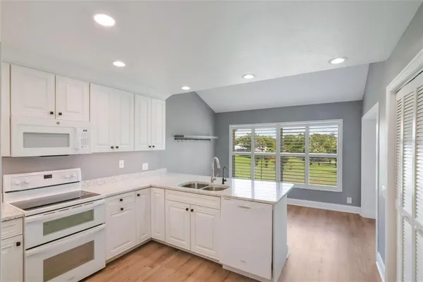 $2,295 | 6036 Topsail Road, Lady Lake, FL 32159