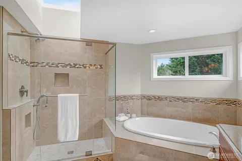$1,899,999 | 26637 Southeast 15th Street, Sammamish, WA 98075