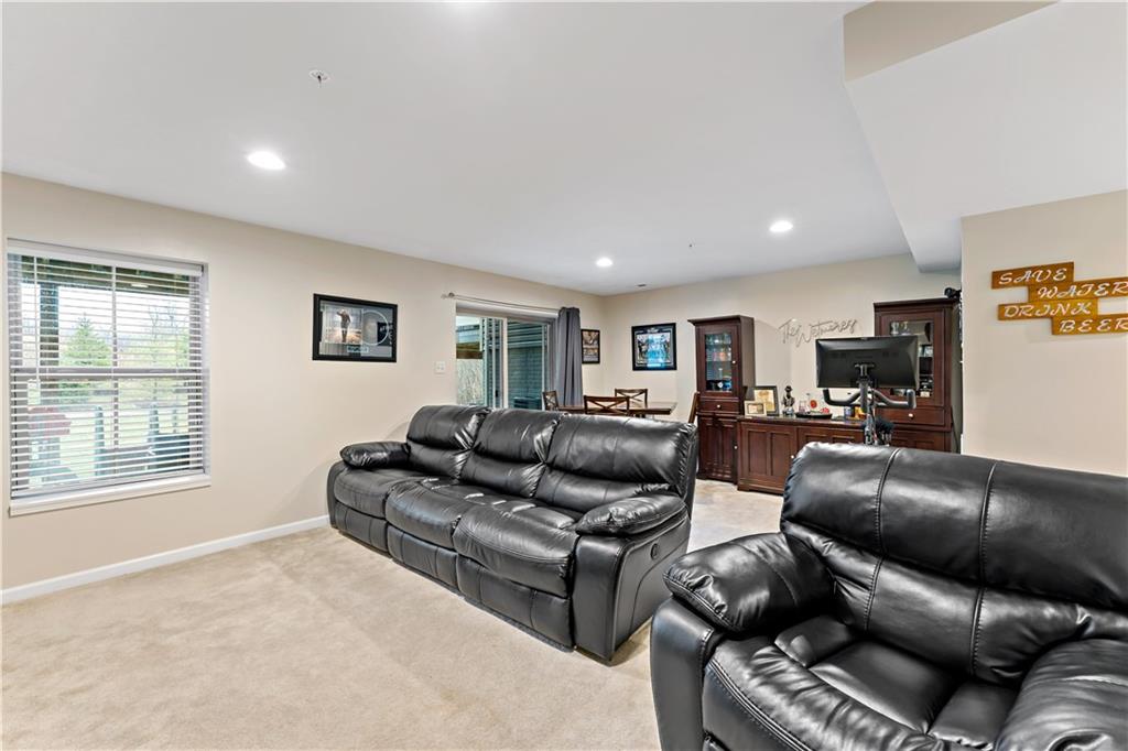 170 Arbor Trail Drive McKees Rocks, PA 15136 - Photo 22 of 28