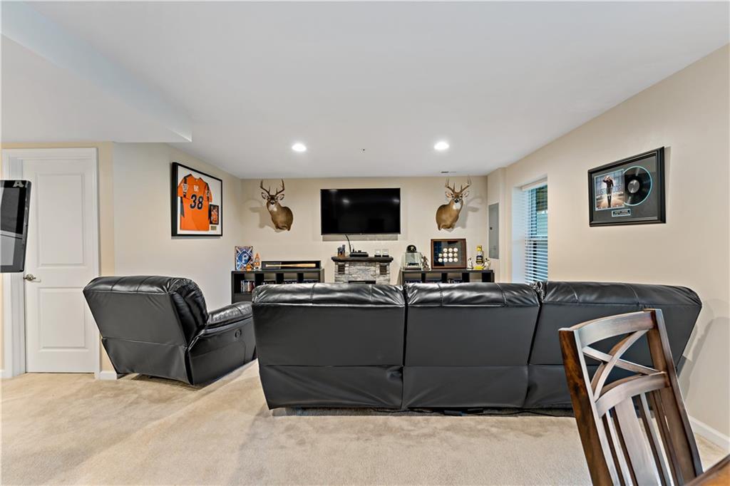 170 Arbor Trail Drive McKees Rocks, PA 15136 - Photo 24 of 28