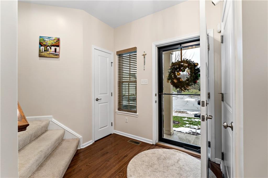 170 Arbor Trail Drive McKees Rocks, PA 15136 - Photo 4 of 28