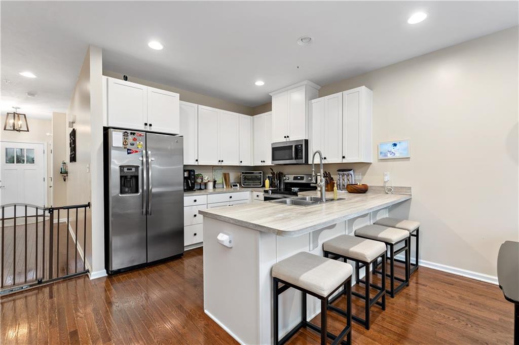 170 Arbor Trail Drive McKees Rocks, PA 15136 - Photo 8 of 28