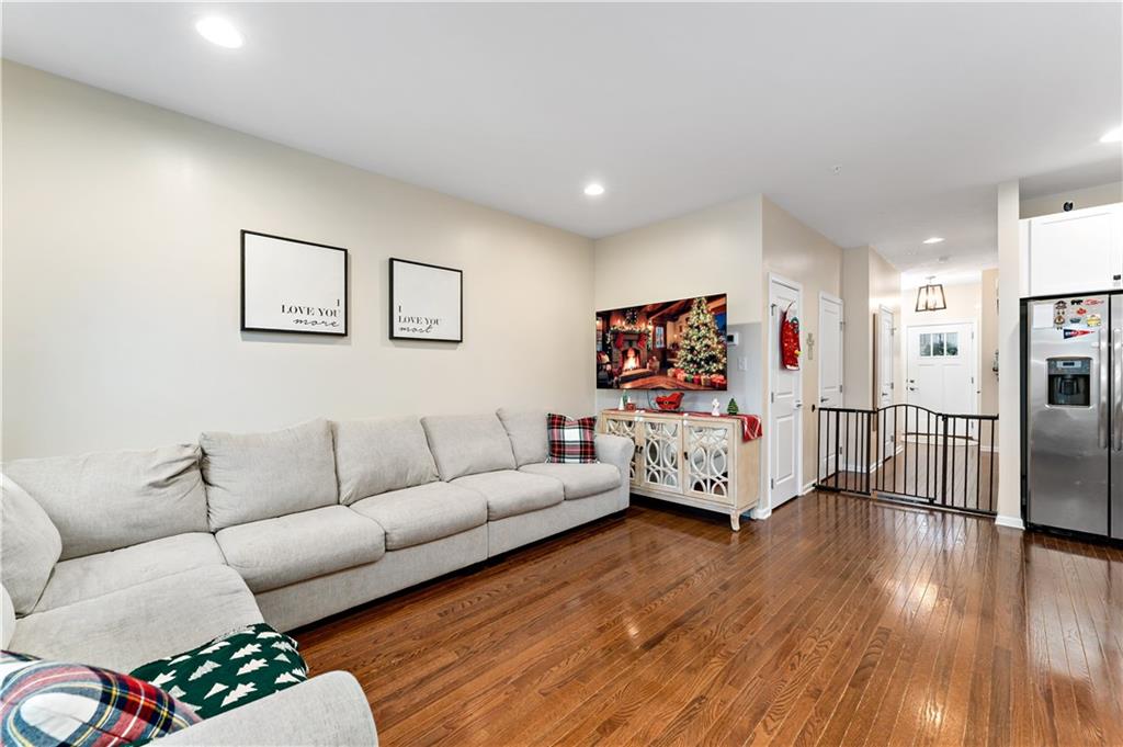 170 Arbor Trail Drive McKees Rocks, PA 15136 - Photo 9 of 28