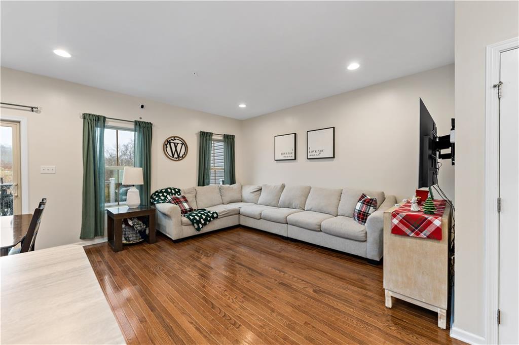 170 Arbor Trail Drive McKees Rocks, PA 15136 - Photo 10 of 28