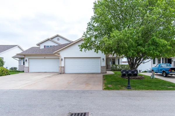 $299,900 | 219 Heritage Lane, Onalaska, WI 54650