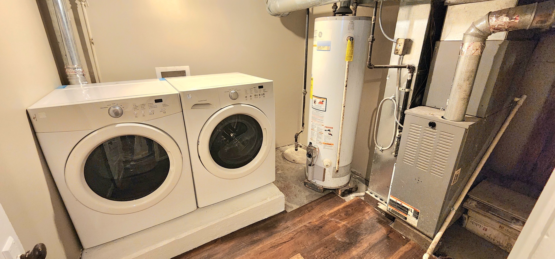 2948 South Lyman Street Chicago, IL 60608 - Photo 17 of 22 a utility room with dryer and washer