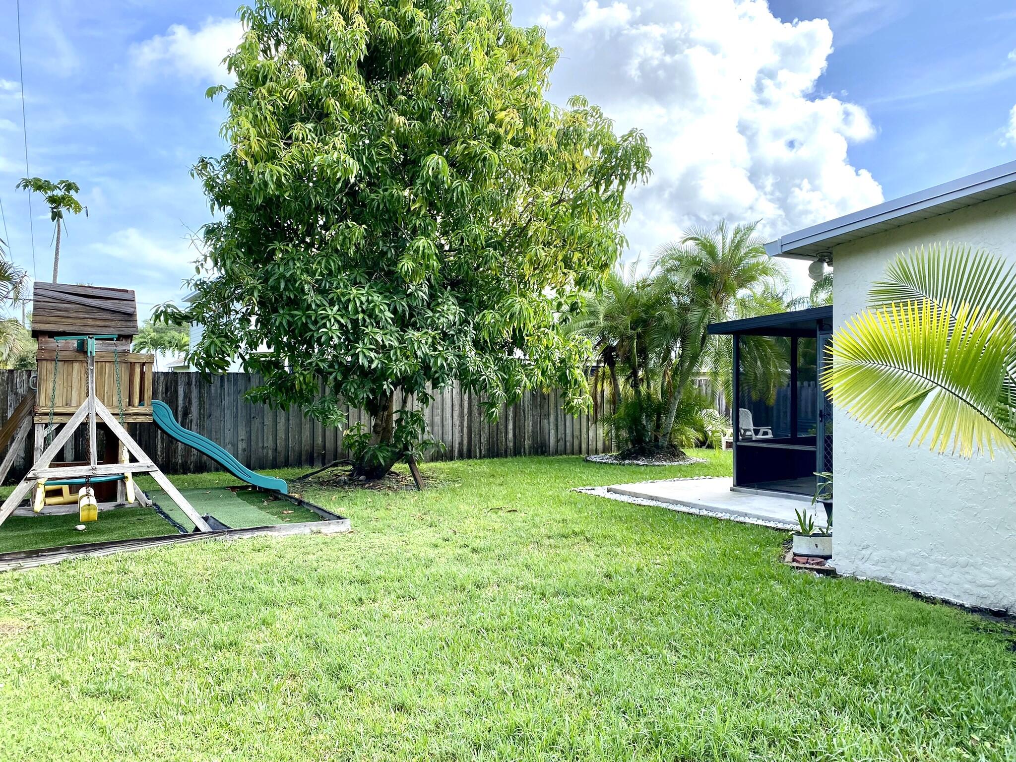 3905 Walnut Place Stuart, FL 34997 - Photo 5 of 29 IMG_1320