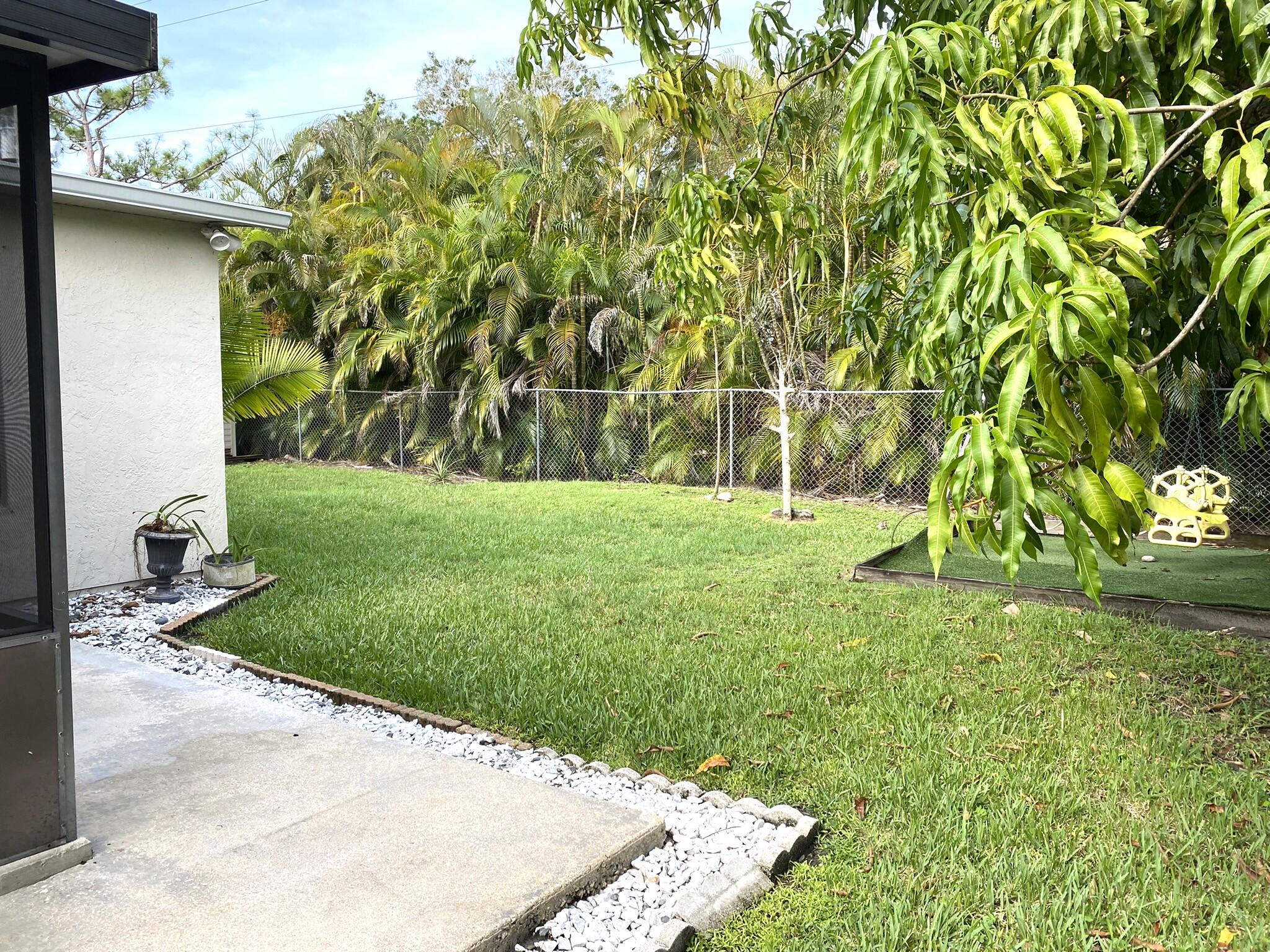 3905 Walnut Place Stuart, FL 34997 - Photo 9 of 29 IMG_1317